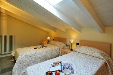 آپارتمانهای توریستها Mansarda Di Pianello