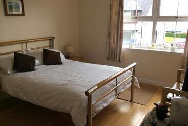 Stonewater House Vegan Bed And Breakfast