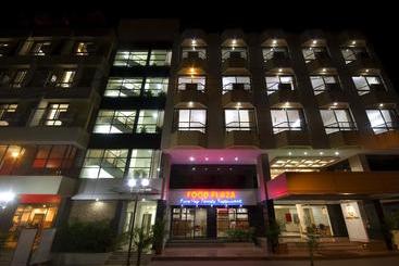 فندق New Holiday Plaza