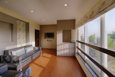 Hotel Priyadarshini Pride