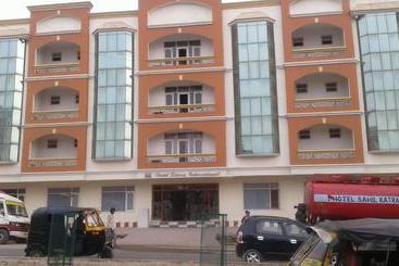 酒店 Sitara International