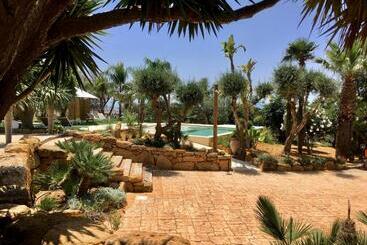 تختخواب و صبحانه Villa Lekythos