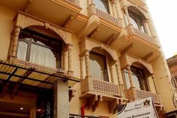 Hotell Rivera Palace