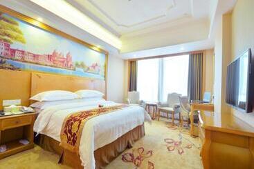 Vienna International Hotel Meizhou Dingzi Bridge