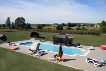 تختخواب و صبحانه Villa Sassi