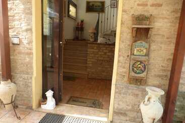 בית מלון כפרי Al Casolare