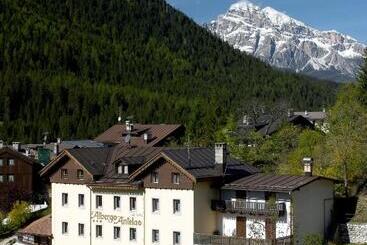 فندق Albergo Antelao