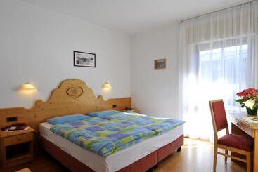 בית מלון כפרי Rosalpina