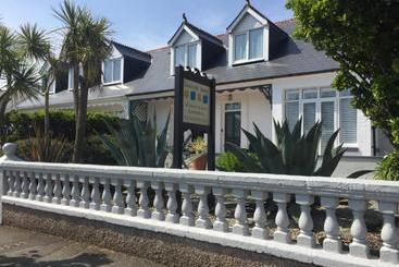 تختخواب و صبحانه Trewinda Lodge