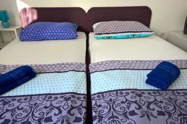 Little Seahorse Hostel & Suites