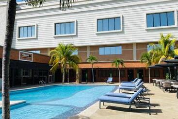 هتل Las Palmas Inn