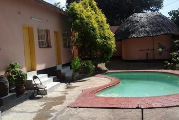 هتل Tatenda Safaris