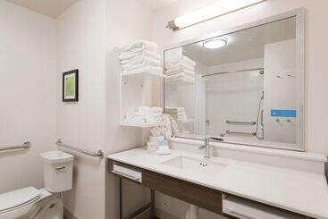 בית מלון כפרי Hampton Inn & Suites Walterboro