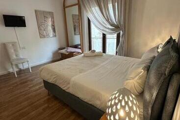 Hotel B&b Degli Artisti Suite