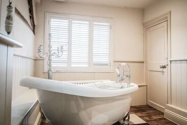 هتل The Crown Inn