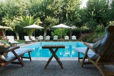 تختخواب و صبحانه Villa Mirella Beach