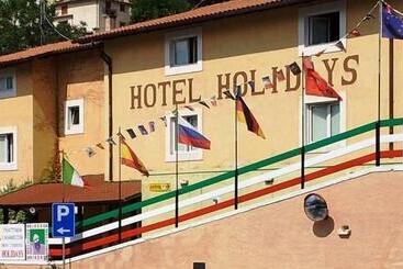 فندق Holidays