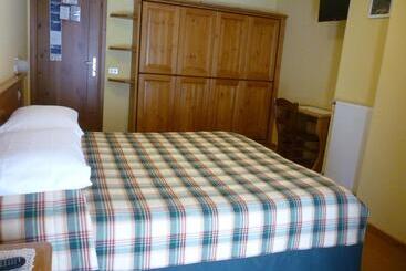 فندق I Rododendri