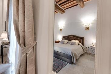 هتل Villa Del Papa