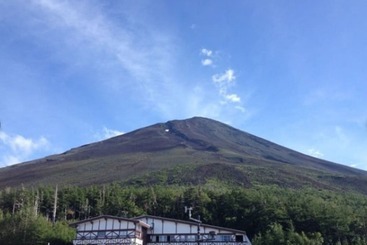 کلبه Lupinus Kawaguchiko