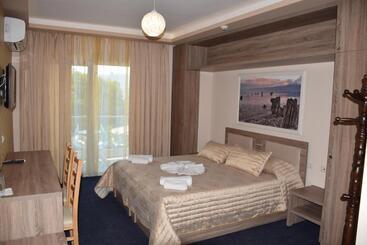 Отель Pogradeci 2