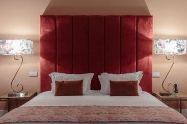 تختخواب و صبحانه Dear Lisbon  Bordalo Palace Chiado