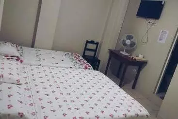 Hotel Hospedaje Residencial Los Fresnos   Miraflores Piura