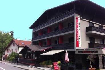 בית מלון כפרי La Chaumiere