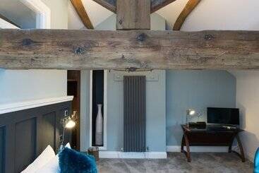 Hotel The Little George