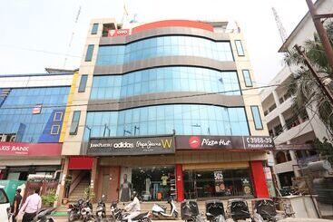 Oyo 3697 Hotel Rivieraa