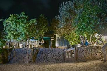 تختخواب و صبحانه Mammaloe