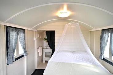 تختخواب و صبحانه Mammaloe