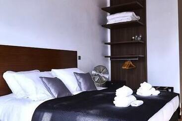 تختخواب و صبحانه Stuart Luxury Rooms