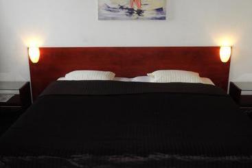 Отель ,cafe,biljart Pot