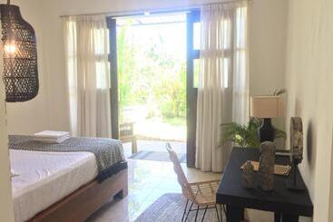 ホテル Mangga Wangga Living