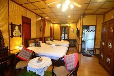Viang Yonok Hotel, Restaurant, Sports Club
