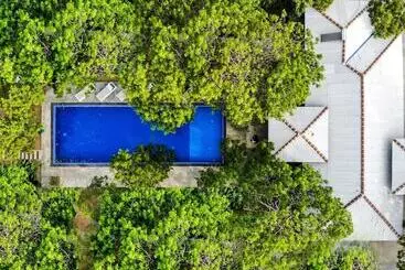 Hotel Arana By Forest Trails