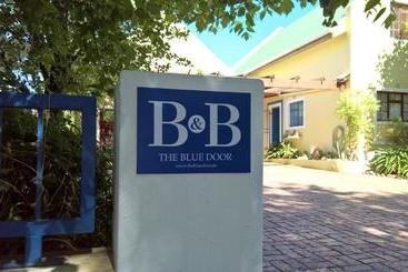 مبيت وإفطار The Blue Door