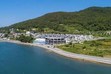 Arte Resort Spa & Pool Villa