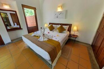 Ehalagala Lake Resort