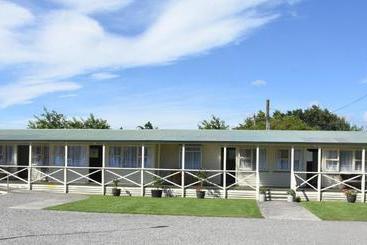 Featherston Motels And Camping