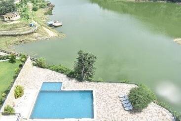 Via Lakhela Resort & Spa