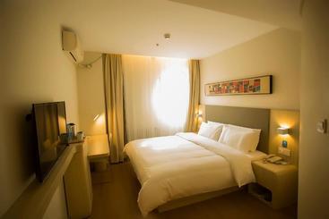 Hanting Hotel Xi'an Jianzhang Fengdong New District