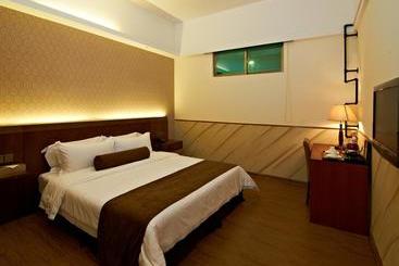 هتل James Joyce Chongqing Jiefang Monument Pedestrian Street