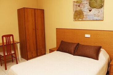 בית מלון כפרי Hostal Restaurante Labrat