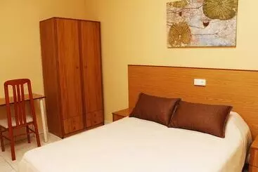 Hotelli Hostal Restaurante Labrat