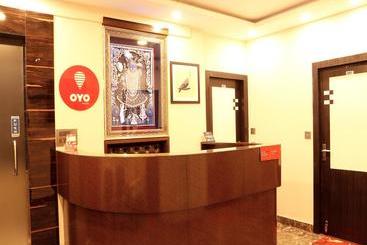 Hotel Oyo 3352 Near Ns Road