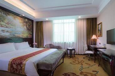 Vienna International Hotel Shenzhen South Huanguan Road
