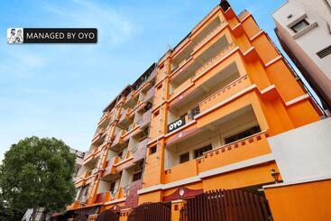 Hotel Alps Residency