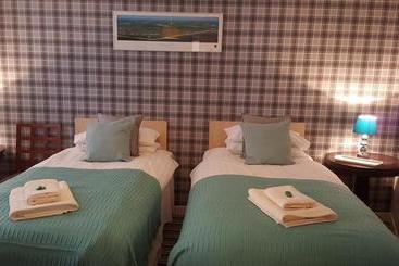 مبيت وإفطار Keeru S Guest House